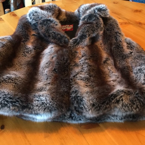 Vintage Valley Other - Faux fur vest, size med.